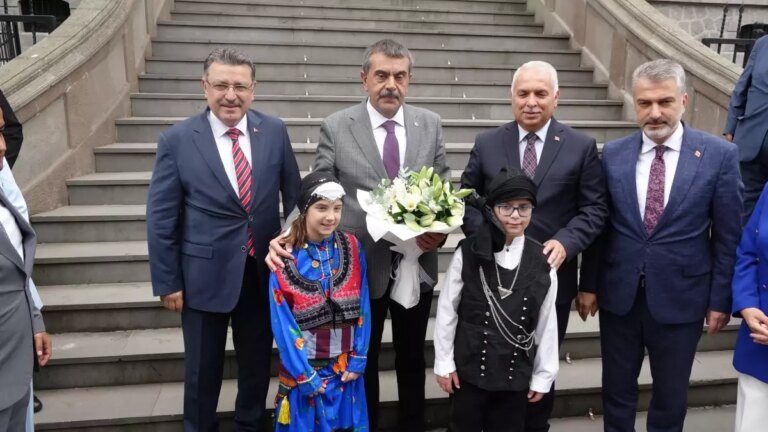 bakan tekin aile egitimin parcasi olmali FHXWQrzB