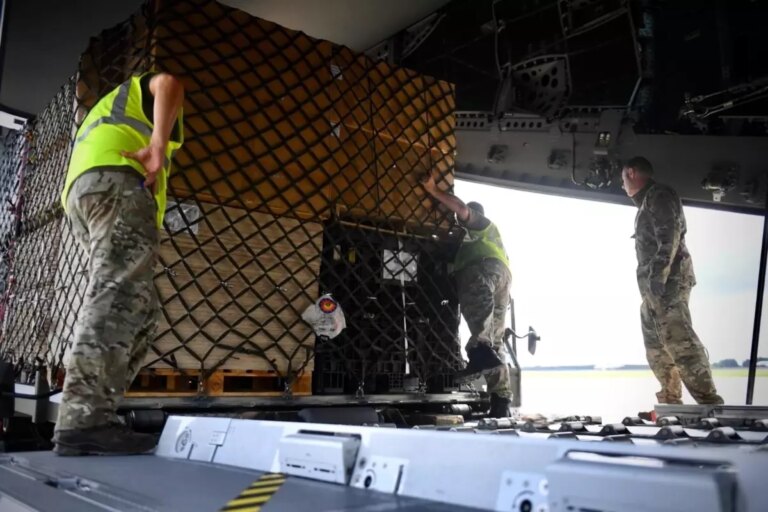 belcikadan gazzeye havadan yardim FEvHAU5Z