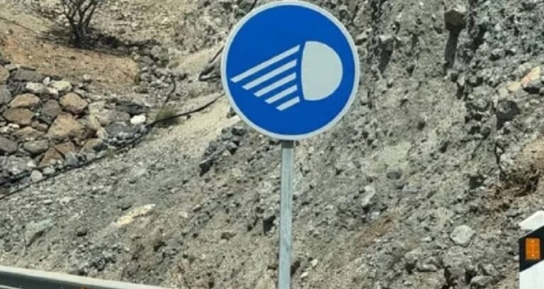 bu trafik levhasini gorurseniz hemen kurala uyun hem para cezasi hem de hayati onemi var qZ6p9NAG