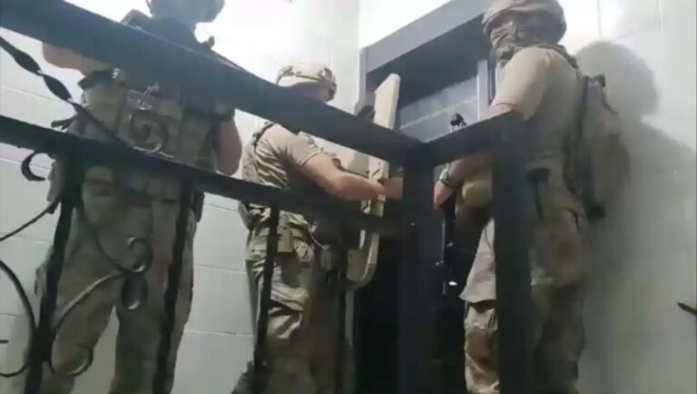 izmirde deas operasyonu 9 gozalti 3HpF9GJg