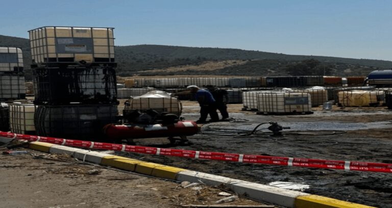 kacak akaryakit toplama alaninda patlama araclar yandi AOeuQb2C