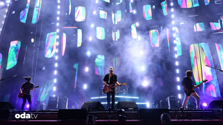 mor ve otesi yenikapiyi salladi 6QGiX9qM