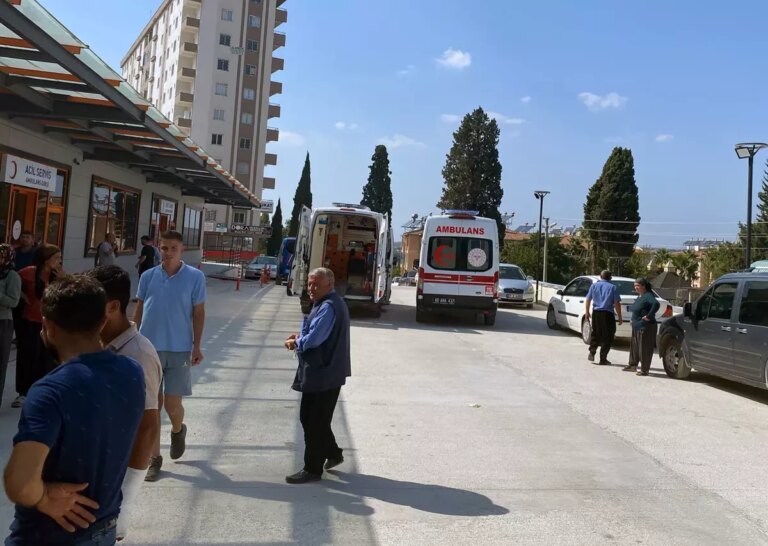 osmaniyede traktor devrildi 5 yarali 6NW68edZ