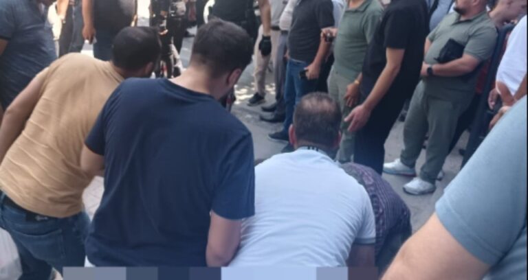 siirtte bicakli kavgada 1 kisi yaralandi h1rbZvfF