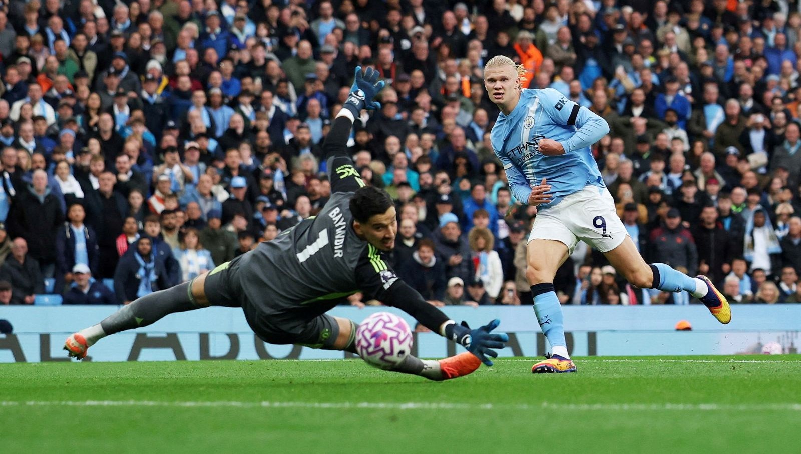 altay bayindir oynadi manchester united manchester citye farkli yenildi lQXSsNqX