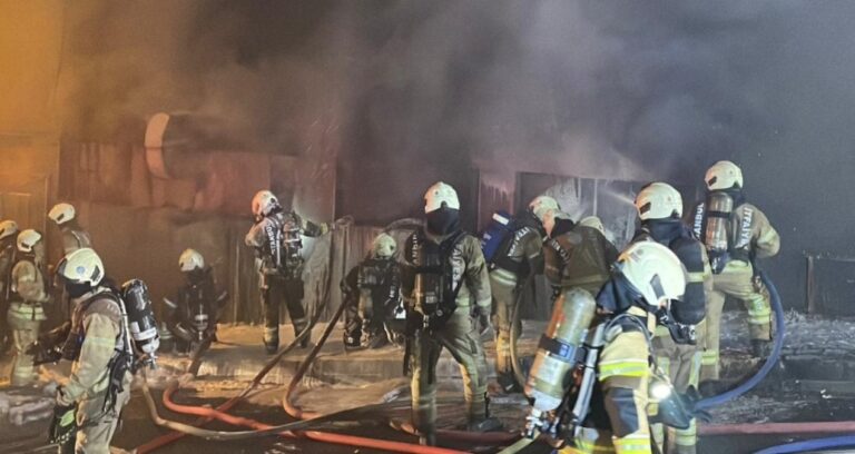 kagithanede matbaa deposunda yangin KTd7Zuv7