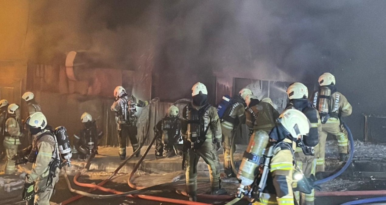 kagithanede matbaa deposunda yangin KTd7Zuv7