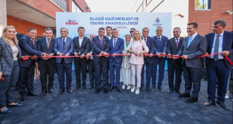 okul acilisina katilmayan valiye yerel basindan tepki gZS6Kg1d