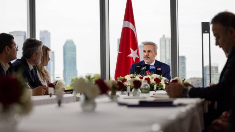 siyasette kaan tartismasi bakan fidan uretim durdu cumhurbaskanligi gecikme yok dedi endonezya satisi yeniden gundemde MDcQbAa7