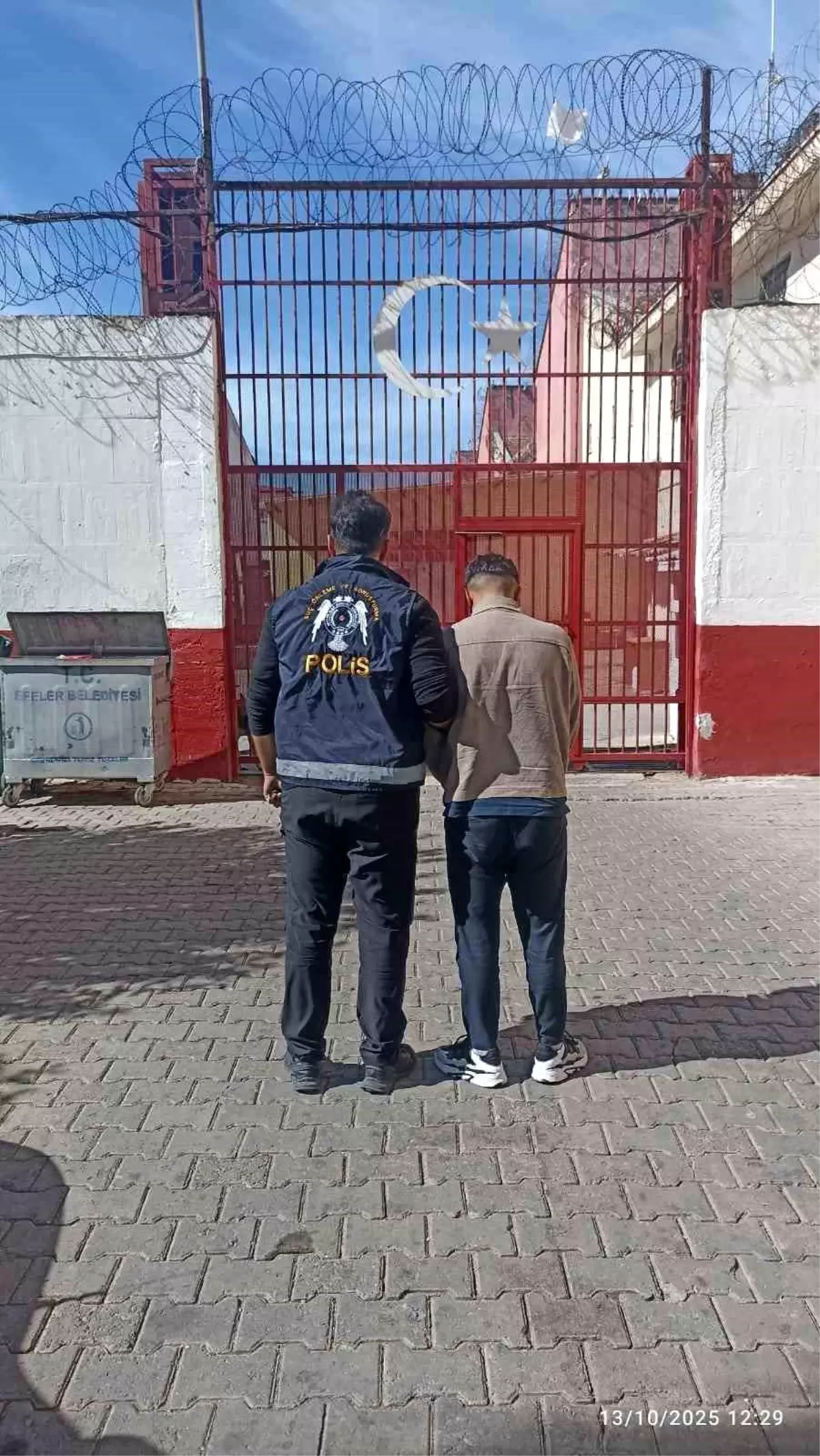 aydinda firari hukumlu polisi tarafindan yakalandi LUmzgXrR.jpg