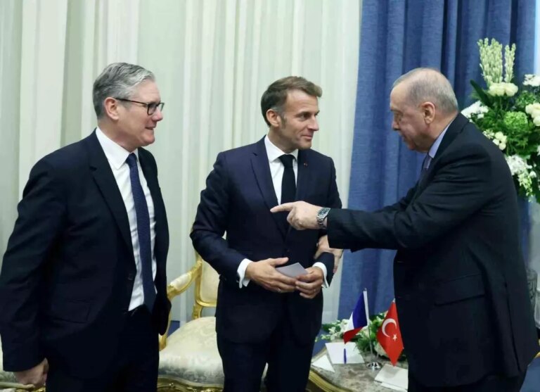 cumhurbaskani erdogan fransa cumhurbaskani macron ile gorustu DMwKcdOW.jpg