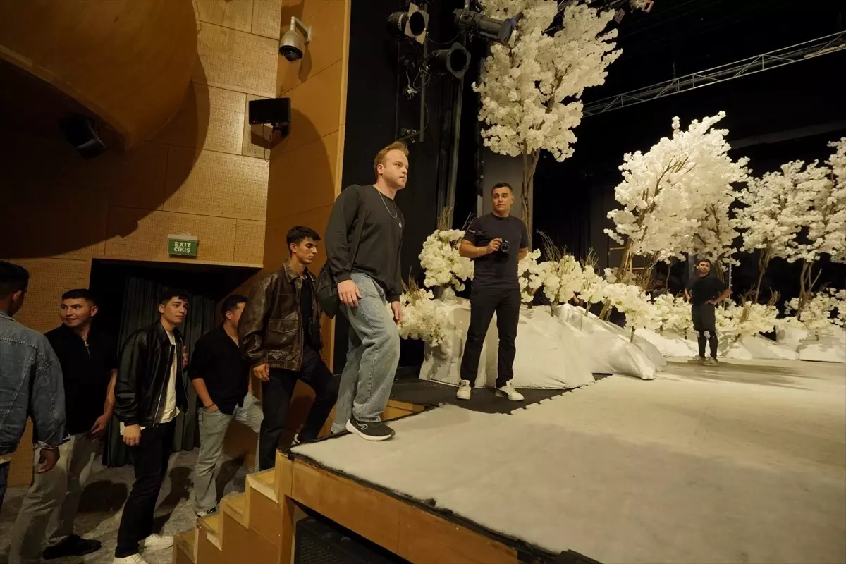 dt mutfak projesi izmirde sanatseverleri agirladi FNKfUkE9.jpg