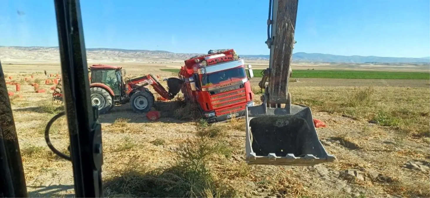 eskisehirde sogan yuklu tir araziye batti OqwYRKXJ