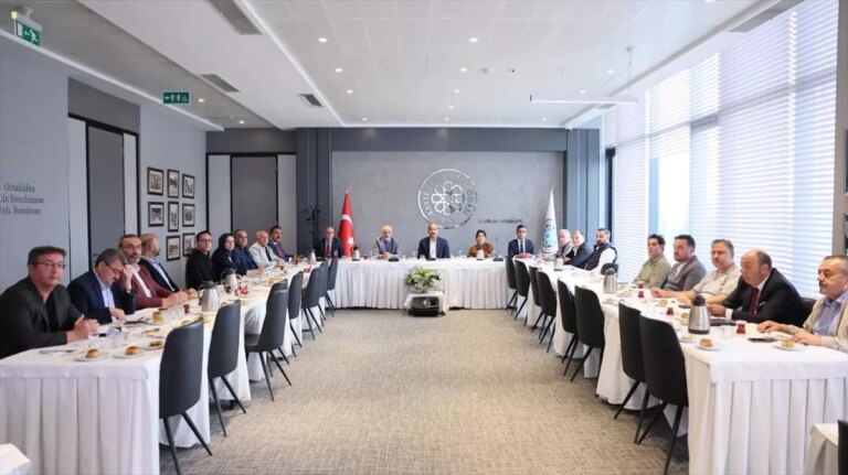 sgk ve ktodan is dunyasina bilgilendirme toplantisi YEIqbJd7