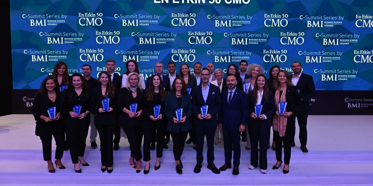 turkiyenin en etkin 50 pazarlama lideri odullerini aldi axUdv7Gr