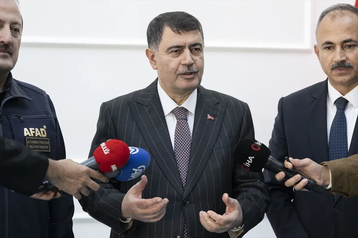 ankaradaki okullarda gazze icin duzenlenen kermesten elde edilen gelir afada bagislandi ZEjWPzQG.jpg