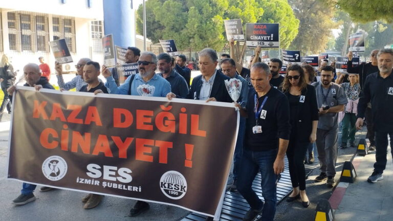 saglik emekcileri hayatini kaybeden ses isyeri temsilcisi ali can icin yurudu 55EZg2Fb.jpg