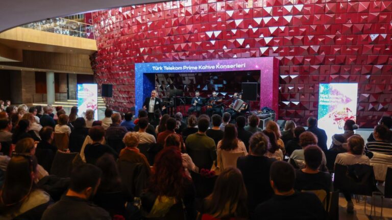 turk-telekom-prime-kahve-konserleri-muzik-tutkunlarini-akmde-bulusturuyor-sgFgpV6n.jpg