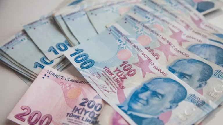 tuik-enflasyon-rakamlarini-acikladi-emekli-memur-maasi-zam-oranlari-belli-oldu-aakODSd9.webp