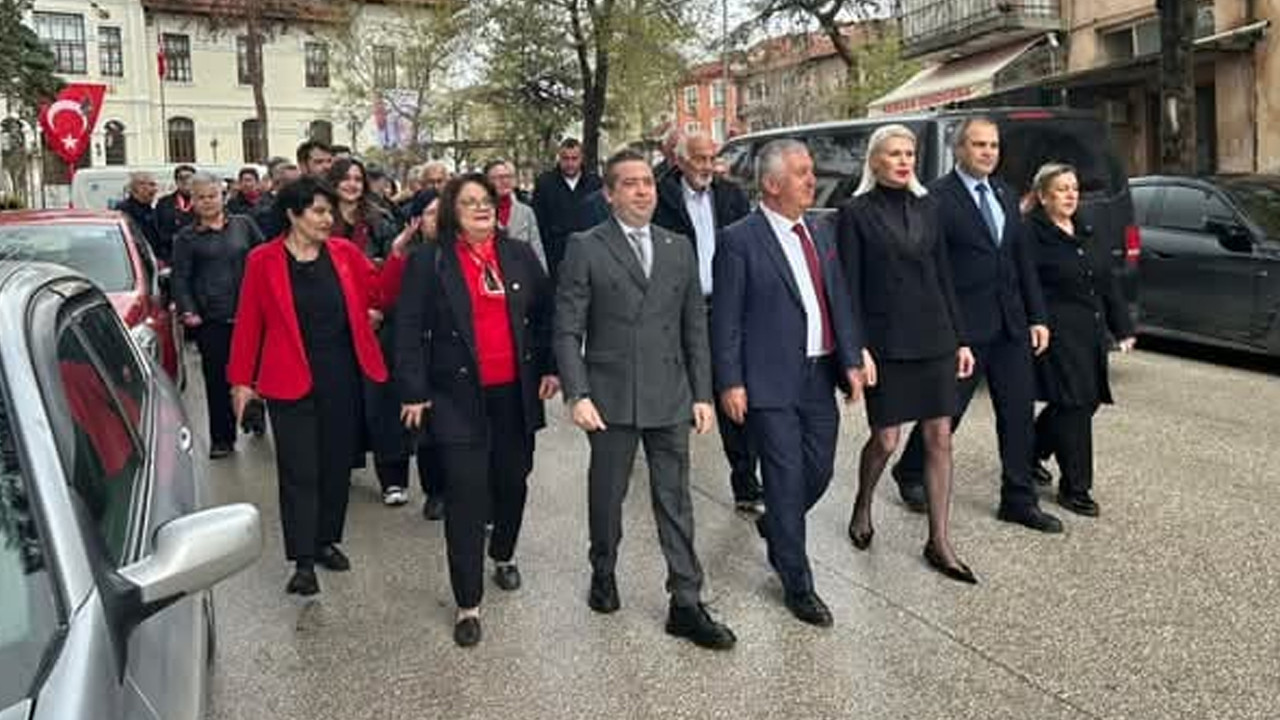 Bilecik’te CHP, Çocukların Güvenliği İçin ‘Sessiz Yürüyüş’ Düzenledi