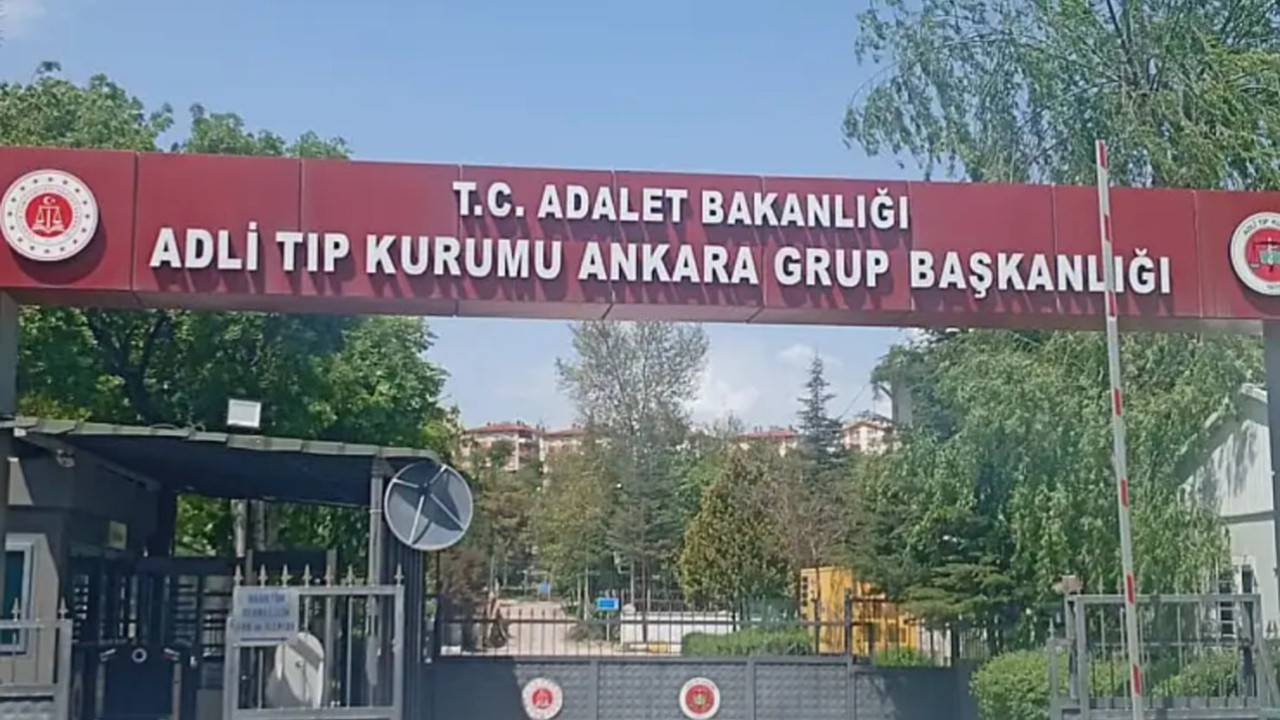 ankarada-kardesi-tarafindan-bicaklanan-beytullah-cevik-son-yolculuguna-ugurlandi-AYfRZ4gB