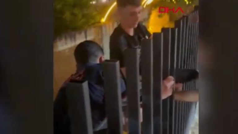 cep-telefonunu-kurtarmak-icin-atladi-derede-mahsur-kaldi-RnAHsZLB