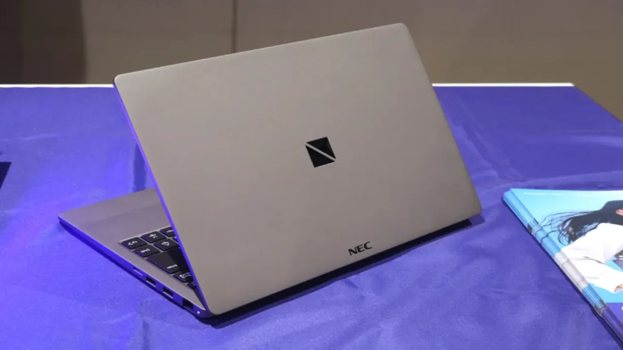 Japonlardan 999 Gramlık Çılgın Laptop: Bataryası 30 Saat Gidiyor